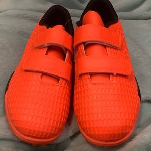 Hawkwell Boys/Girls Athletic Turf
Soccer Shoes Big
Kid Size 13